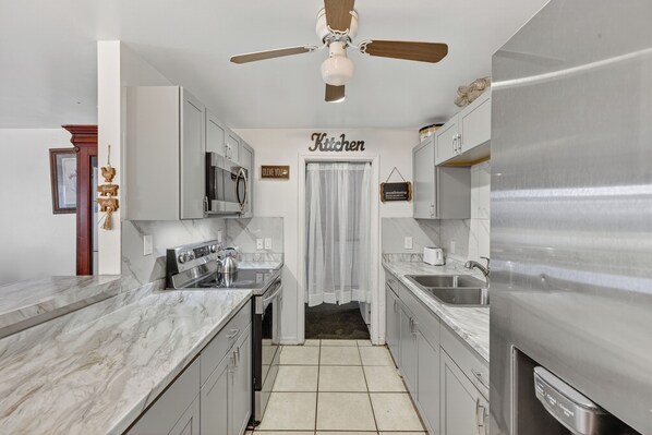 Fridge, microwave, oven, stovetop