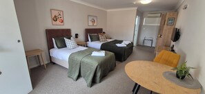 Deluxe-Doppel- oder -Zweibettzimmer