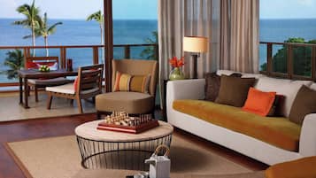 Condo, 2 Bedrooms, Accessible | Living room