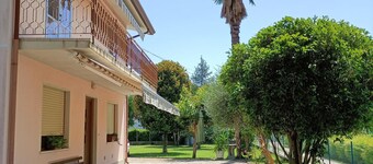 Apartment 'Oliva's House' with Private Garden, Wi-Fi and Air Conditioning