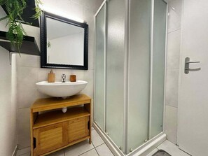 Hair dryer, towels, toilet paper