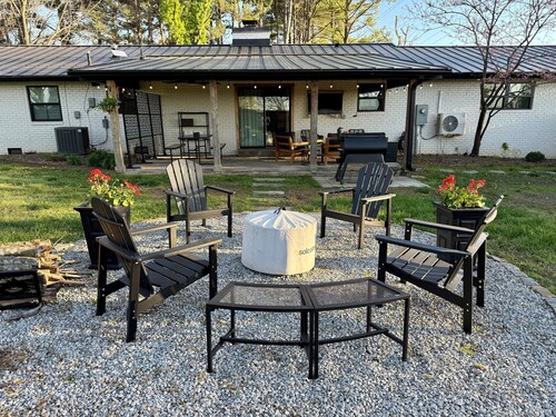 PRIME LOCATION! Walkable! Crystal Bridges, Walmart HQ, Downtown, Bike Trails!