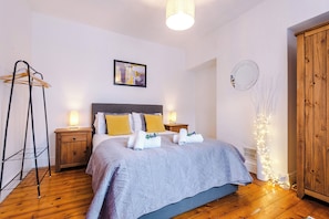 House, Patio | Iron/ironing board, free WiFi