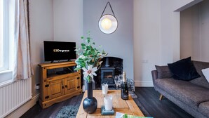 House, Patio | Living area - 80 West Street (Hoole)