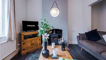 House, Patio | Living area