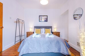 House, Patio | Iron/ironing board, free WiFi - 80 West Street (Hoole)