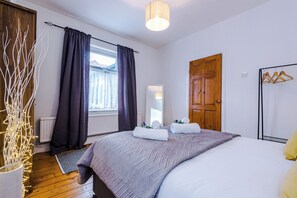 House, Patio | Iron/ironing board, free WiFi