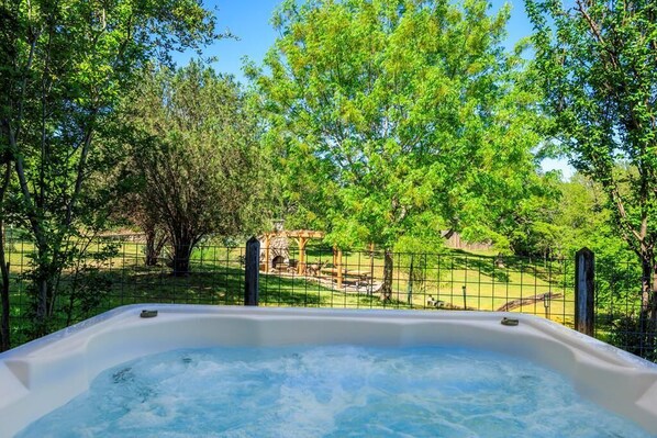 Outdoor spa tub