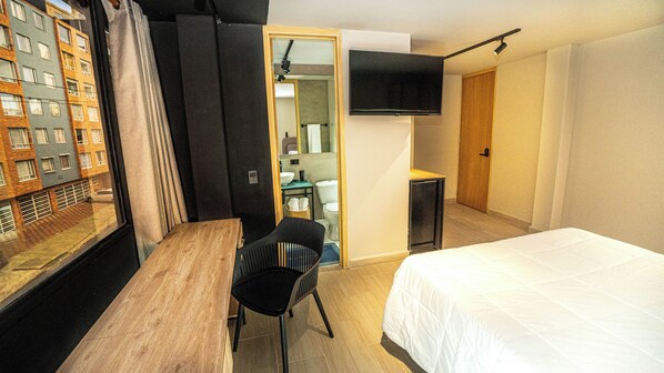 In-room safe, desk, laptop workspace, free WiFi