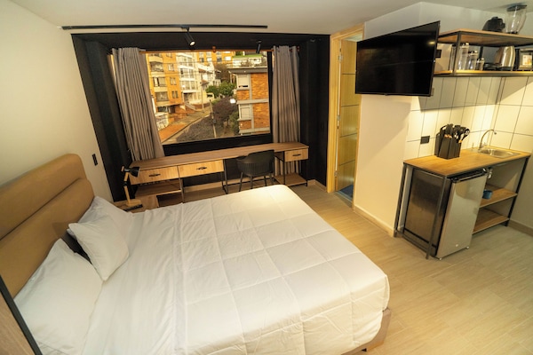 Habitación clásica doble | Caja fuerte, escritorio, espacio para trabajar con un portátil