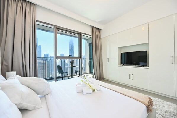 Apartamento standard, 2 quartos, para não fumantes, vista para a cidade | Cofres nos quartos, ferros/tábuas de passar roupa, Wi-Fi de cortesia