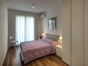 4 makuuhuonetta, internet, vuodevaatteet