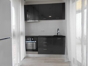 Micro-ondes, four, plaque de cuisson