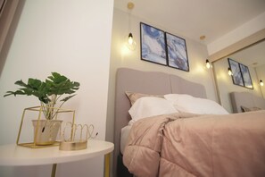 2 bedrooms, iron/ironing board, Internet, bed sheets