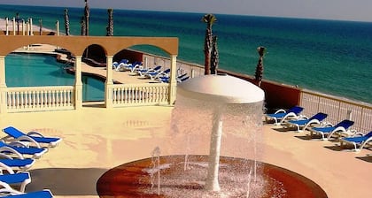 SUNRISE BEACH 2105, 2 BED 2 BA. balcony hOt TUB PoolS!