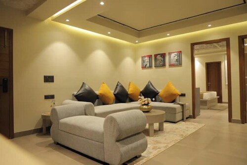 Sunrise homes family suite