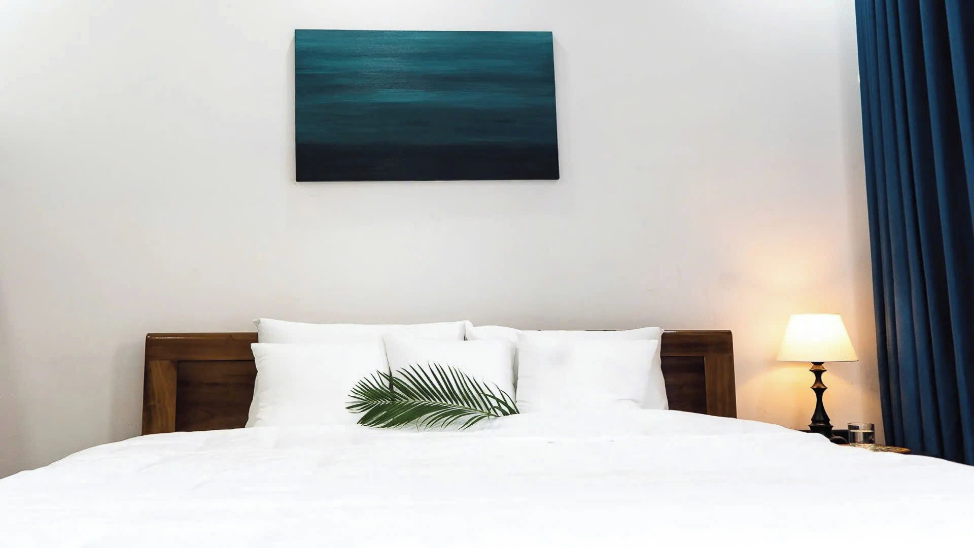 4 bedrooms, iron/ironing board, Internet, bed sheets