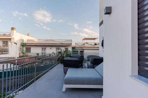 Maui with Jacuzzi - Tropicalia Suites by Wonderful Italy