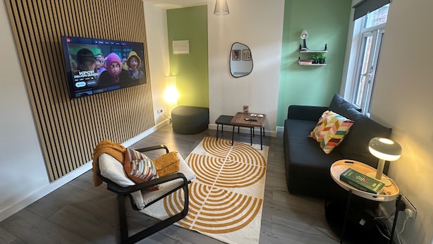 TV - Green Lane 1-bed Apartment - Sleeps 4 & Pets Ok (Leicester)