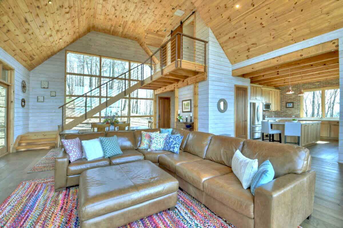 TV, fireplace, offices