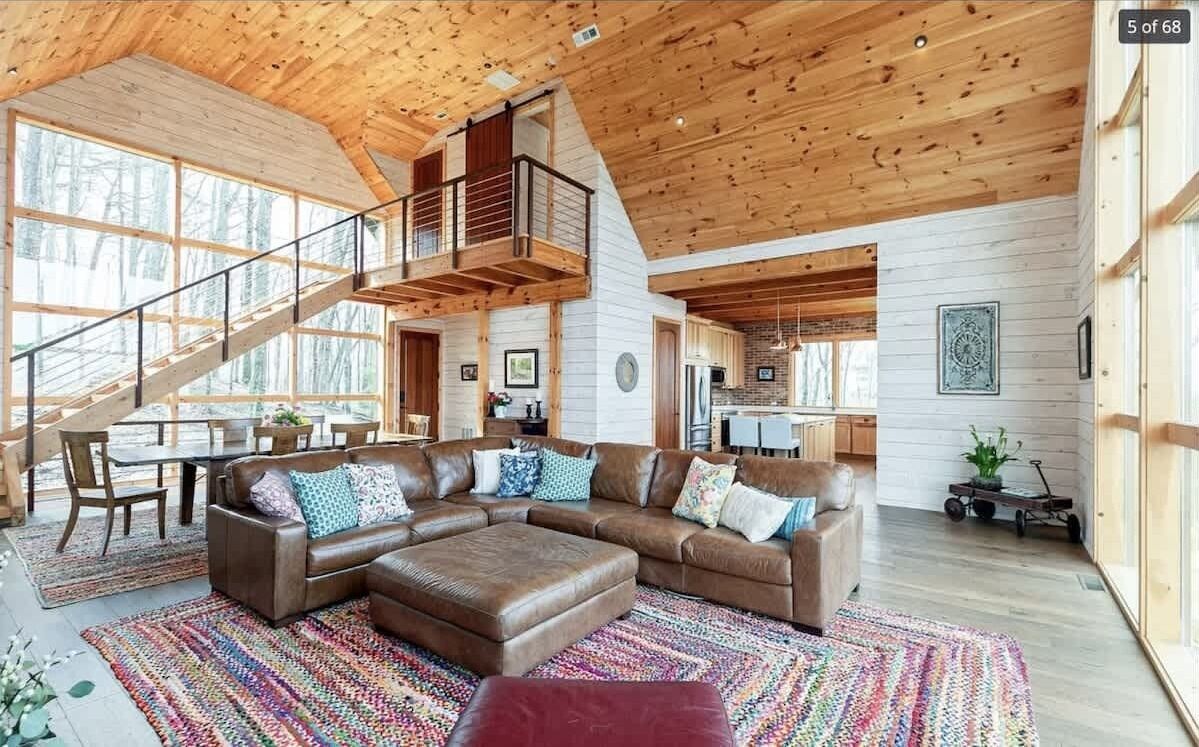 TV, fireplace, offices