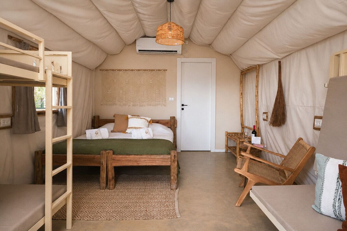Glamping | Free WiFi, bed sheets