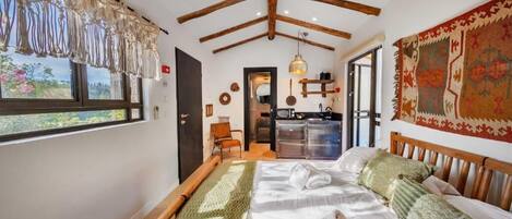 Family Room | WiFi (free), bed sheets