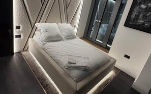 2 bedrooms, WiFi - Stylish Penthouse in the Heart of the City – Breathtaking Views (Manchester)