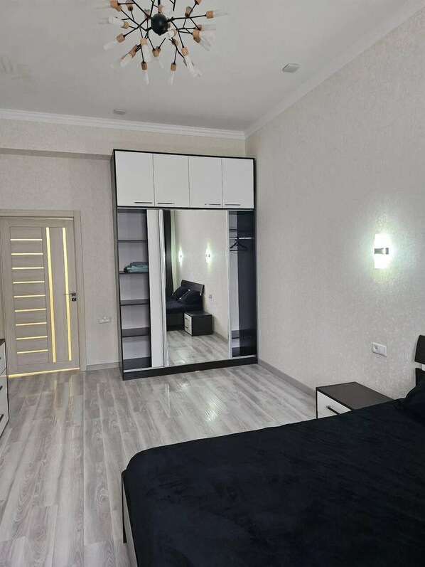 Blackout curtains, free WiFi