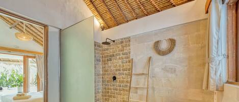 6 dormitorios, escritorio, tabla de planchar con plancha y wifi