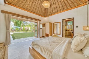 6 bedrooms, desk, iron/ironing board, WiFi