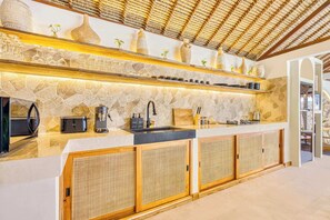 冰箱、微波炉、炉灶、茶具/咖啡用具