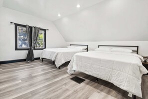 4 quartos, berço de viagem, Wi-Fi, roupa de cama