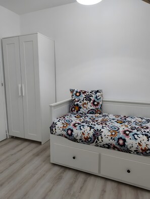 1 bedroom, WiFi, bed sheets