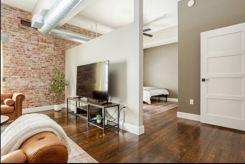 Luxury 1BR Downtown Indianapolis Prime Location Near Everything