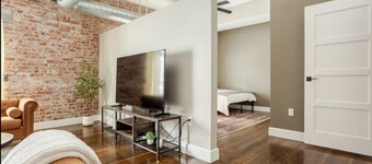 Luxury 1BR Downtown Indianapolis Prime Location Near Everything