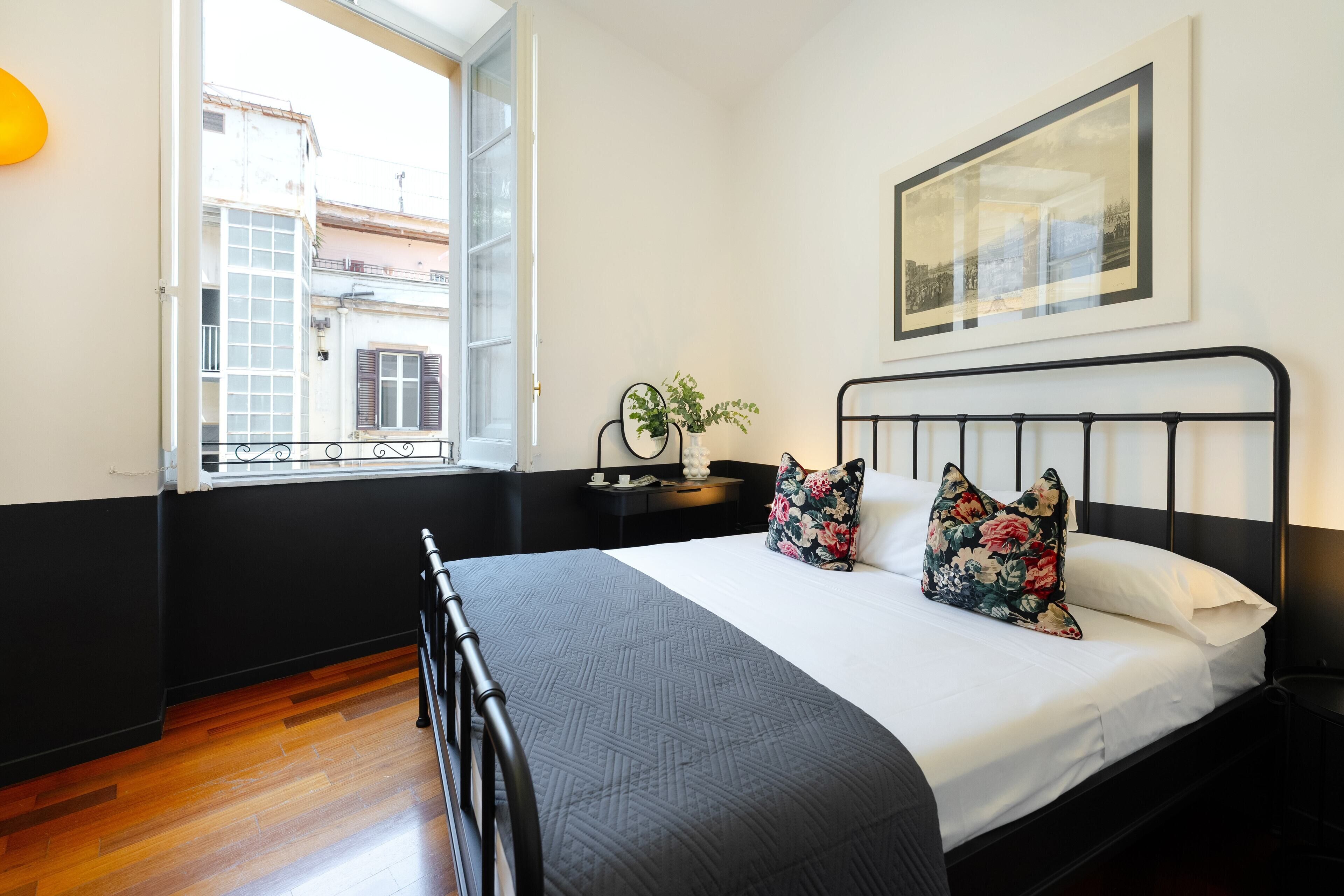 Quadrupla Classic | Minibar, una scrivania, postazione laptop, insonorizzazione