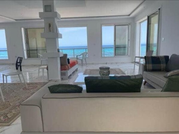Smart TV -  3-bedroom apartment in Sounine (Sounine)