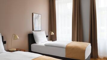 Twin Room | Individuell dekoriert, individuell eingerichtet, Schreibtisch