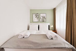 Single Room | Individually decorated, individually furnished, desk, laptop workspace