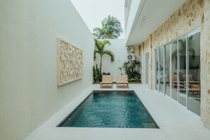 Private pool