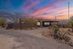 Exterior - Secluded 4BR/3BA Desert Retreat - Scenic Mountain Views & Private Outdoor Space (Tucson)