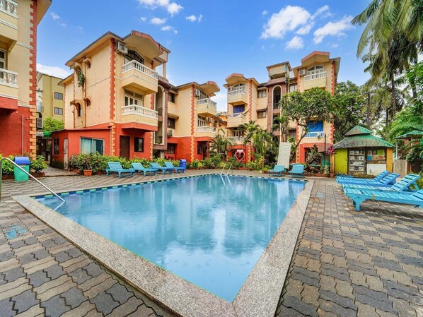 House | Pool