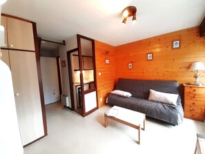 TV - Cozy Studio, 4 People, South Balcony, Gym Access, Parking - Vignec (Vignec)