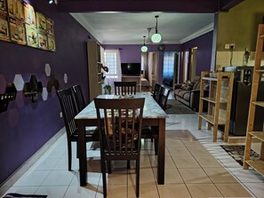 Apartment, 3 Bedrooms, Garden View | Dining room