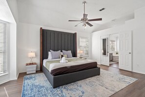 4 bedrooms, WiFi, bed sheets