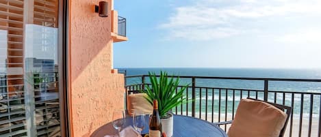 Condo, Multiple Beds (Seachase 1405W) | Outdoor dining