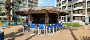 Apartamento, varias camas, patio, vistas al jardín (Saida Royale 9018) | Restaurante al aire libre