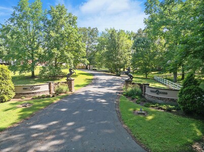 Cowboy Hideout on Horse Ranch, 14 miles from I-40, near Jackson, West Tennessee