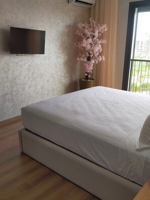 2 bedrooms, iron/ironing board, Internet, bed sheets